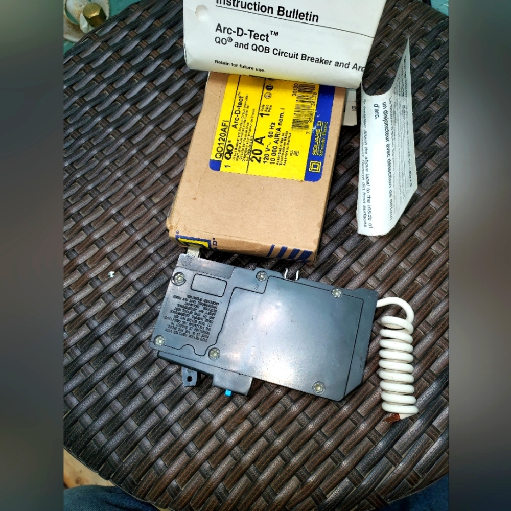- SQUARE D QO120AFI TYPE QO 1-P 20A 120V  ARC FAULT CIRCUIT BREAKER
